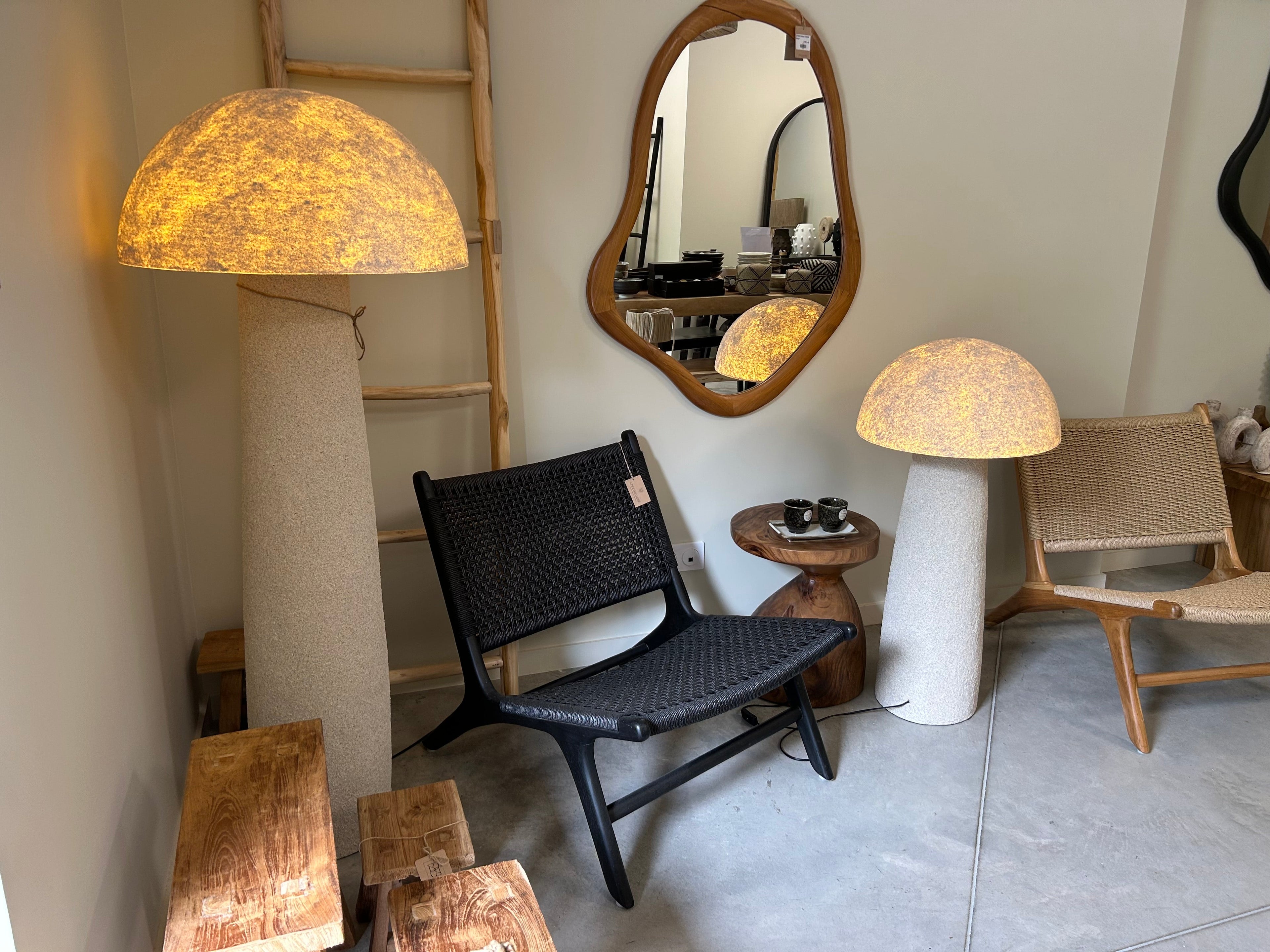 LAMPE SUR PIED